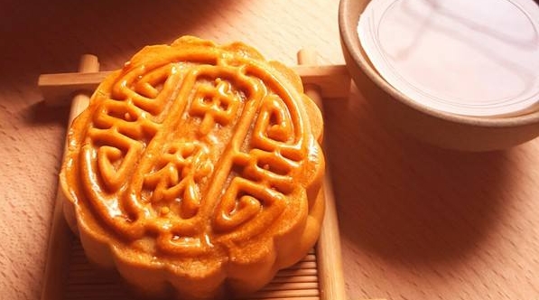 叶国威：文旦、月饼、乌橄榄，中秋是家人团聚的幸福滋味