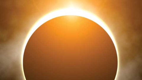 太阳，画出一对金色括弧