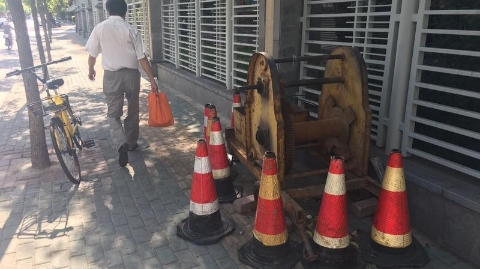 大调研回应｜战胜人行道“拦路虎” 靠一个“武松”还不够，要有长效机制和托底机制