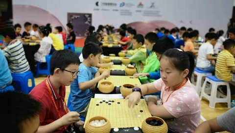 以棋益智 全国少儿围棋公开赛在奉贤开赛