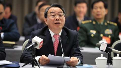 在沪全国政协委员分组讨论政府工作报告