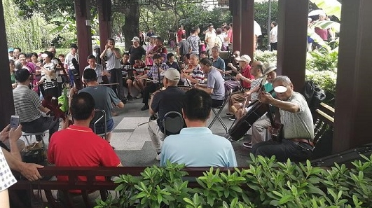 记者调查｜不得使用话筒等扩音设备 改造后的闸北公园“新戏”如何唱？