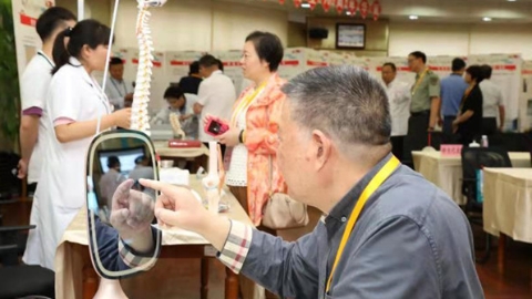 上海市中医医院“市民健康科普宣传周”举行