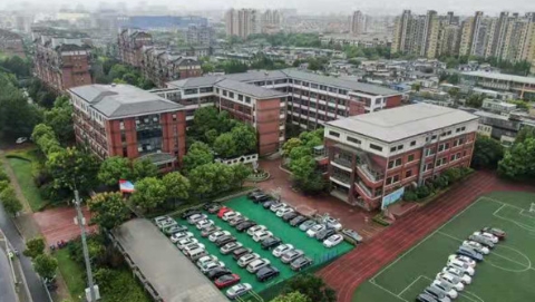 扎根宝山 辐射大场 世外系两所新校上午揭牌