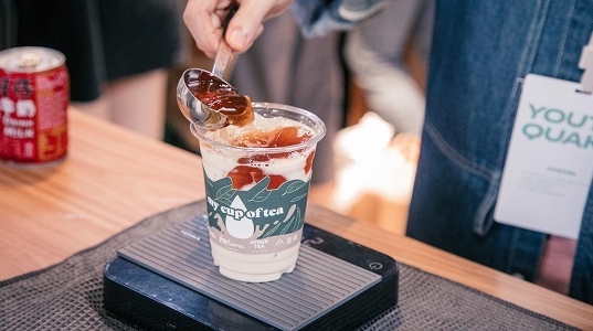 这杯潮流扶贫茶了解一下 亚朵跨界推广中国原生茶文化