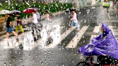 上海市未来6小时大部分地区累积降水量将达80毫米以上 防汛部门需全员上岗