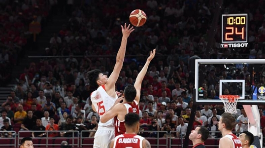 致命失误葬送好局！中国男篮加时惜败波兰队 末轮只剩取胜一条路