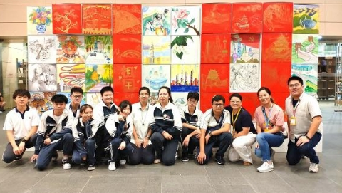 0米大厅地砖藏着“回纹”你知道吗？看，上海中职教师把中华艺术宫变成了“大教室”