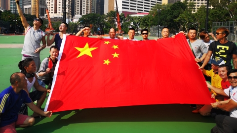 “快闪”送上生日祝福 香港市民期待生活更安稳幸福