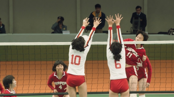 电影《中国女排》发布特别视频，神还原 “铁榔头”郎平惊鸿一瞥