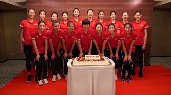 十次荣耀登顶世界冠军，中国女排庆功会在日本举行