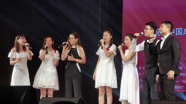 用“纯净人声”献歌祖国 阿卡贝拉版《我和我的祖国》勾起别样情怀