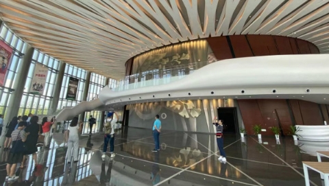 全国首座“森林剧院”10月下旬开业，国庆试运营将开放室外观剧