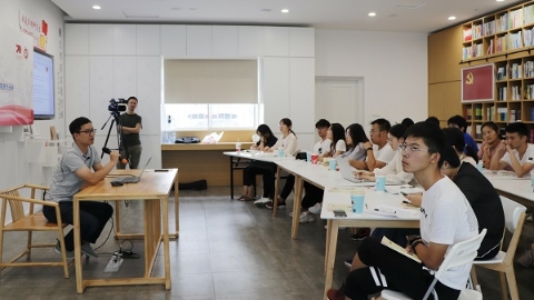 让当代大学生读懂中国故事 华理开设“青春告白祖国”系列讲座