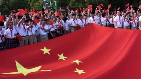 你最近听了很多遍的这首歌，听听上海各中小学怎么唱！可能有你母校的声音