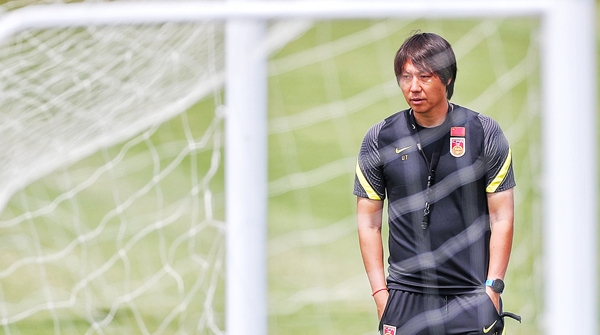 国足十月上海再竖旗！李铁这次挑的人，依然有些让人看不懂……