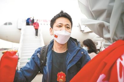 纪实 | 朱大建：钟鸣医生的武汉75天救治之旅