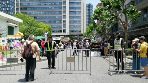 独家述评丨市集经济炙手可热，大学路连夜赶考