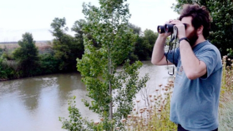 西班牙小城惊现两米长鳄鱼 市长警告居民远离河流