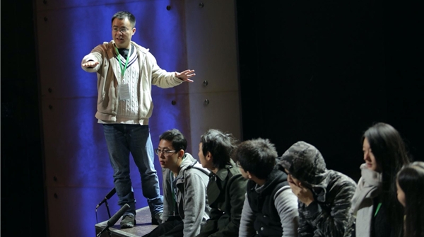 青年文艺家速写26｜在复旦教戏剧的周涛：我的责任是育人