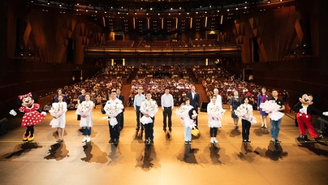 今晚，上海迪士尼奇幻童话城堡将被多种语言的“谢谢”点亮