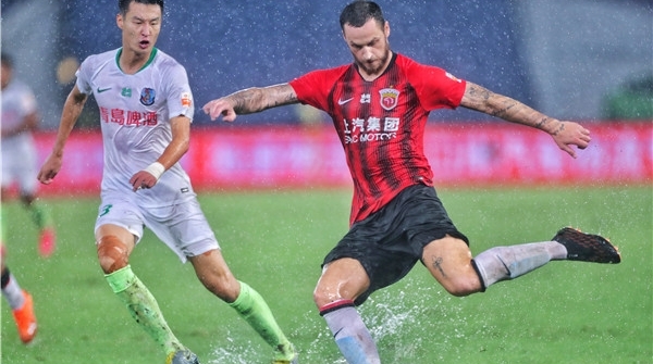 雨中鏖战阿瑙胡尔克建功！上港胜黄海重登赛区榜首