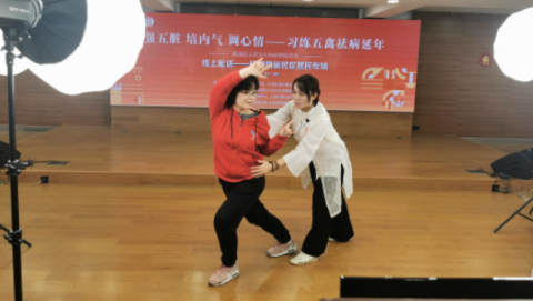 酒店隔离不寂寞，昭通小区的居民们今天收到了一份在线“文化补给”