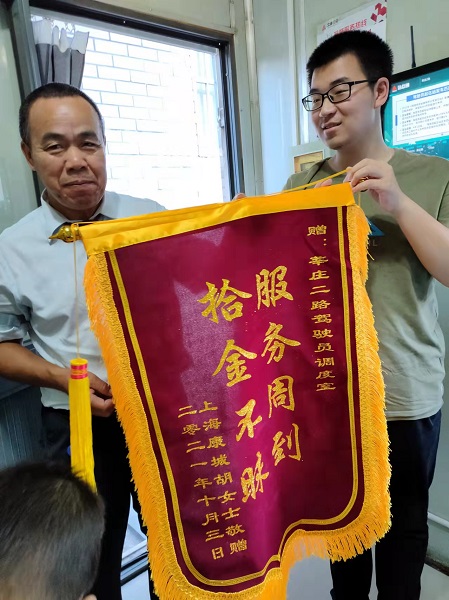 父亲的生日礼物排行榜_原创父亲送女儿特殊生日礼物,这一送,彻底改变了七岁女儿的生活