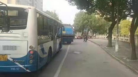 顺丰浦江集散中心门口堵车已有改观