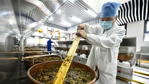 百口紫铜锅立冬开炉，膏方门诊预约超万人 上海“岳阳膏方”新楼飘出“膏香”