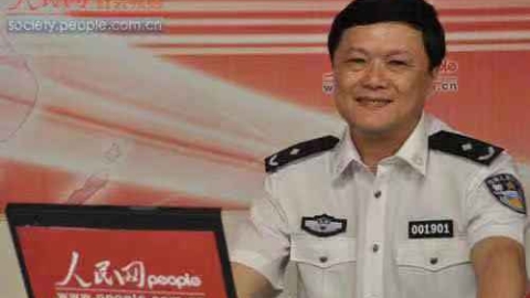 十日谈 | 照片背后的故事：端坐于新闻直播台
