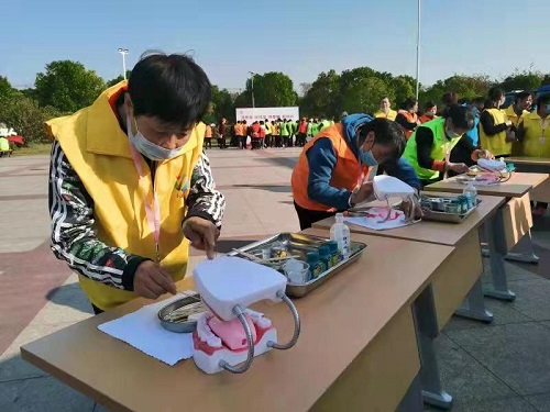 护理老人谁最好？金山万顺600人大比拼