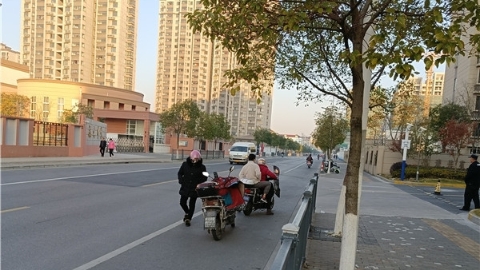 走路辛苦！骑车怕丢！黑车惊魂！ 沪上万余住户遭遇“最后一公里”的尴尬