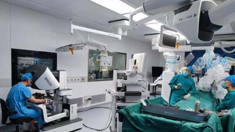 好消息！这款自主研发的手术机器人首次完成人体试验
