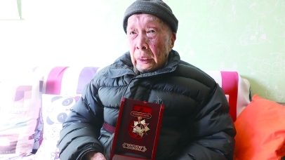 传承红色基因 发扬红色传统