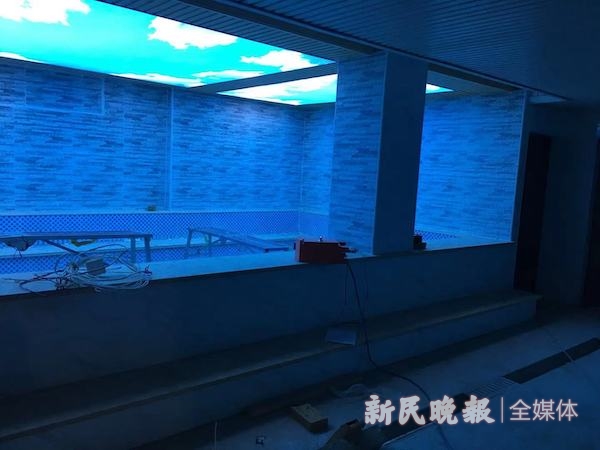 内部洗浴装修已初具雏形.jpg