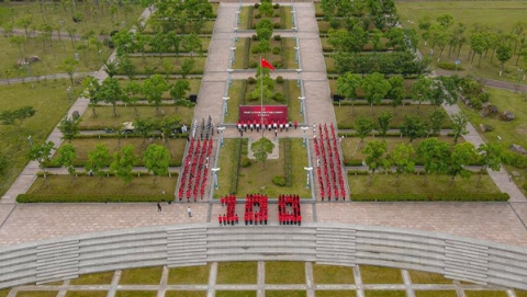 华理举行庆祝中国共产党成立100周年升国旗仪式