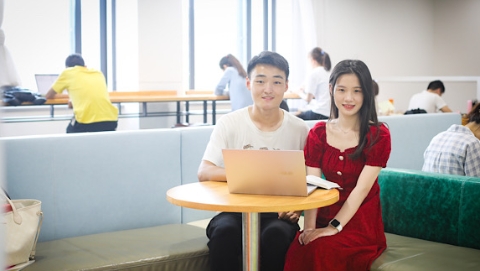 最美的爱情是执子之手并肩奋进 上理工这对学霸情侣有爱情配方