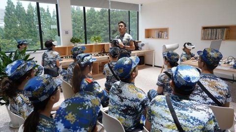 “00后”军训团的夏天：粗茶淡饭 主题拉练 红色教育 上海交大军训思政三全育人