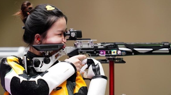 10米气步枪混合团体赛夺冠 杨倩射落奥运第二金