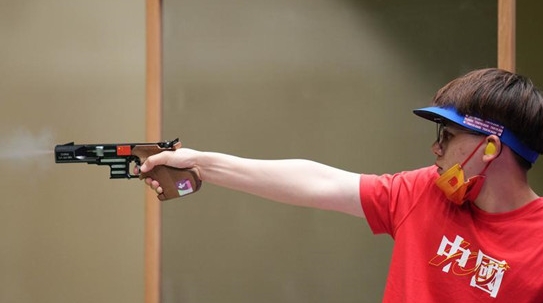 李越宏获东京奥运会男子25米手枪速射铜牌