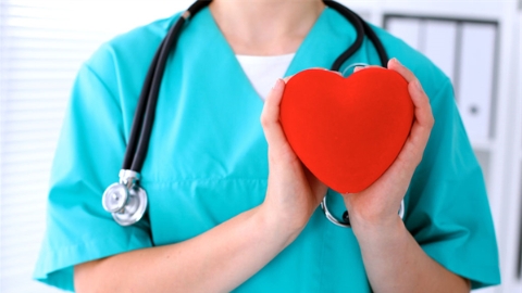 纪实 | 中国医师节：“医二代”眼中的妙手仁心