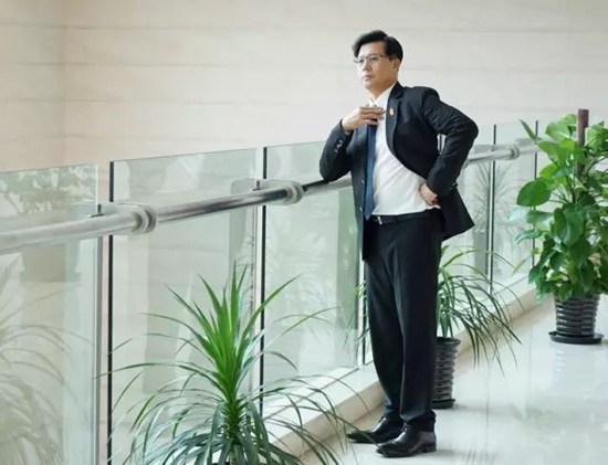 图说:电影《邹碧华》(网络图)邹碧华的扮演者佟瑞欣为这部戏做足了
