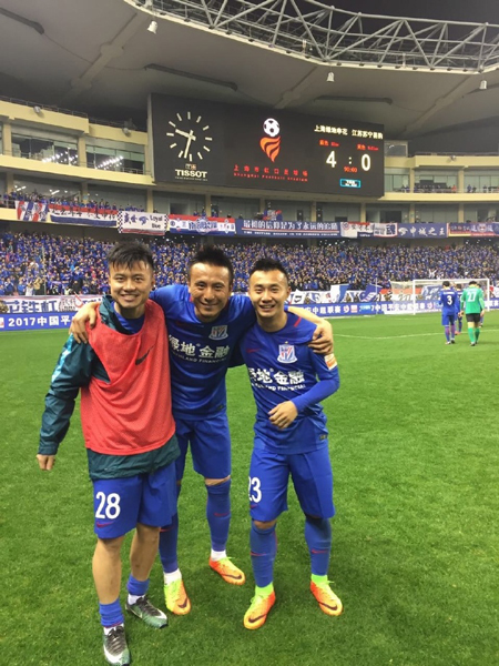 球,终于进对方向 毛剑卿用进球回报申花球迷