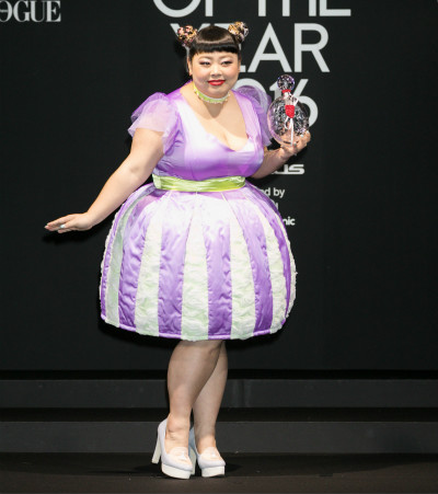 日本胖妹完美演绎自信就是美