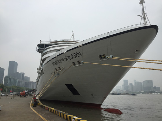 全球最奢华邮轮之一"世鹏旅居者"号访问上海