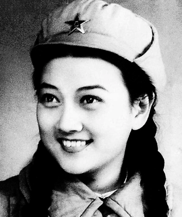 84岁电影艺术家王晓棠回忆往事上海是我的参军之地