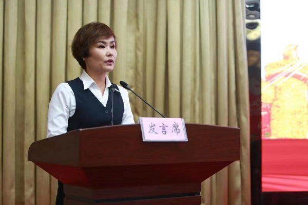 古力巴努·多里坤在2019年沪喀职教联盟工作推进会发言 (1).jpg