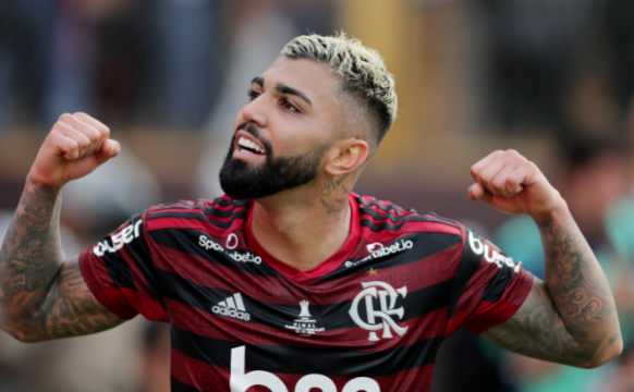 图说:加布里埃尔连进两球,逆转获胜弗拉门戈是巴西最受欢迎的足球