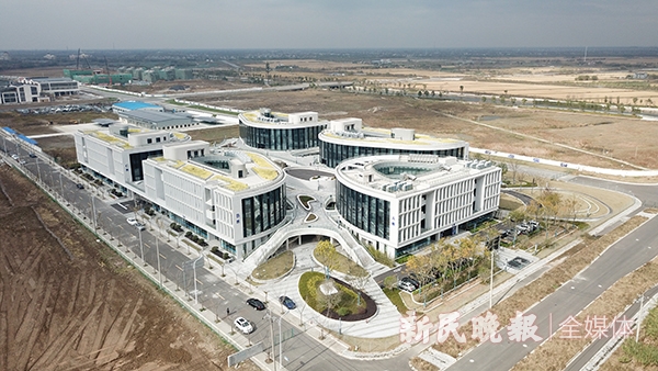 本次发布会现场设在崇明东滩的智慧岛数据产业园区,发布会上还展示了